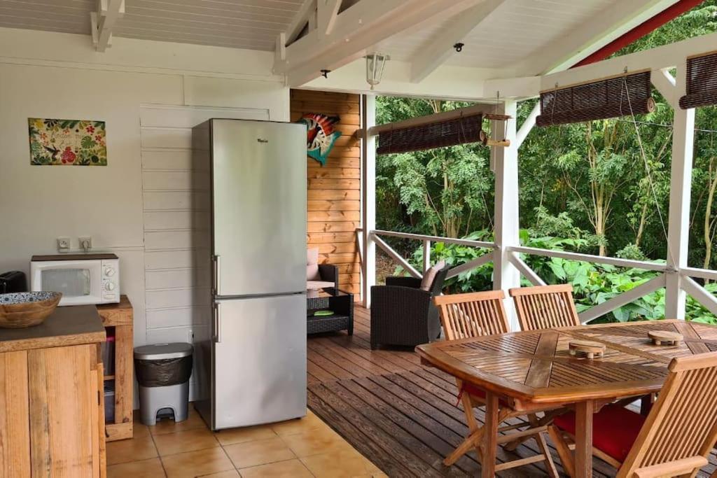 Grand Bungalow Avec Piscine Et Vue Mer Bouillante Exterior photo
